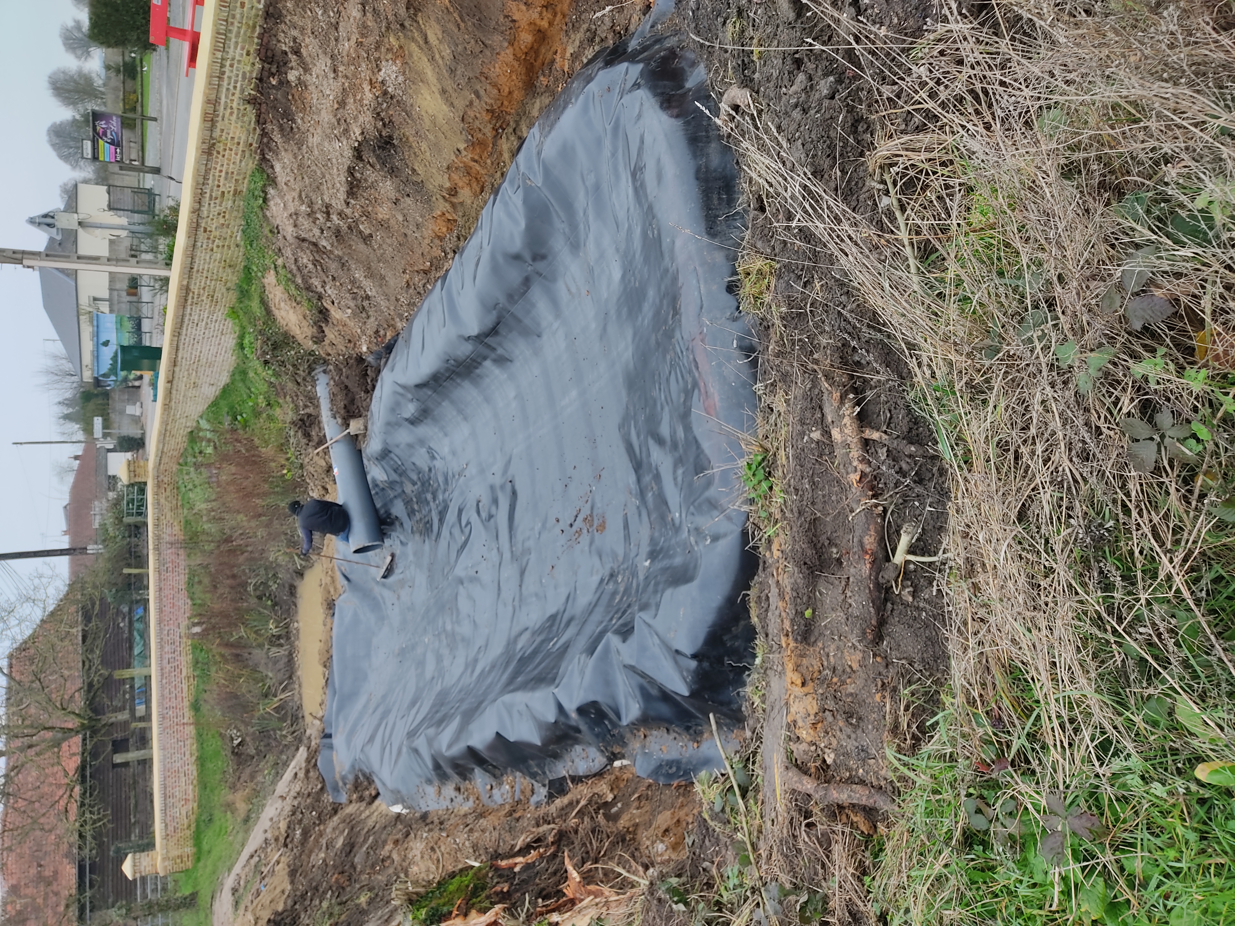 MARE ECOLOGIQUE DANS VILLAGE  DPT 80